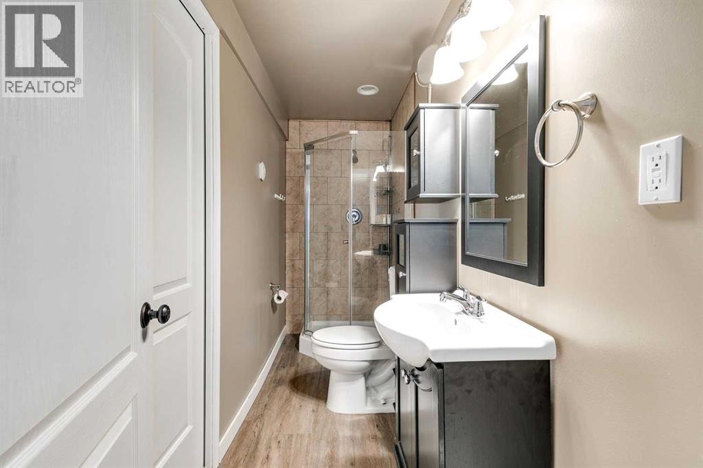 Single Family House for Sale in  Douglas Woods Gardens SE Douglasdale/Glen Calgary 