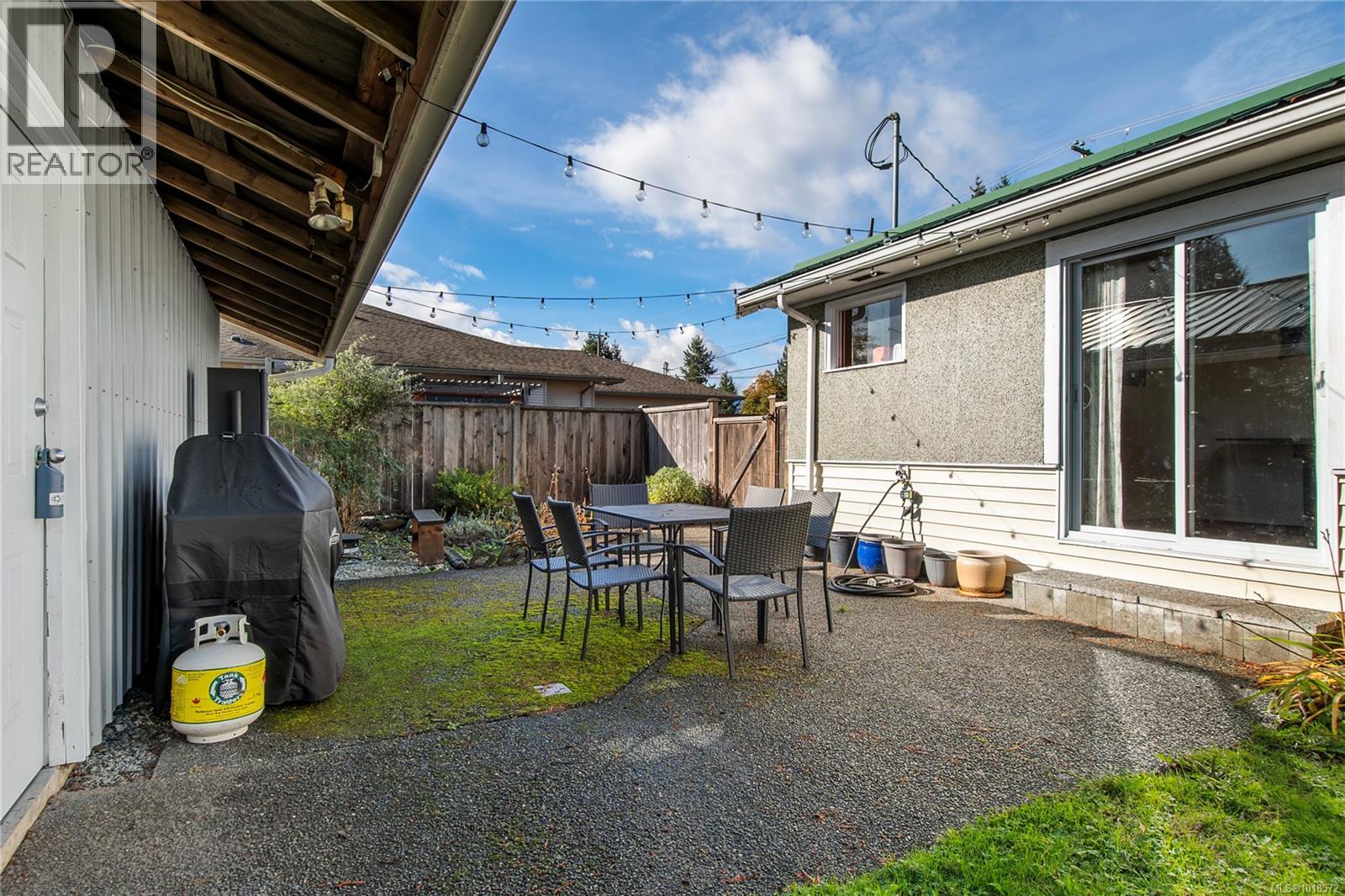 1040 17th St, Courtenay