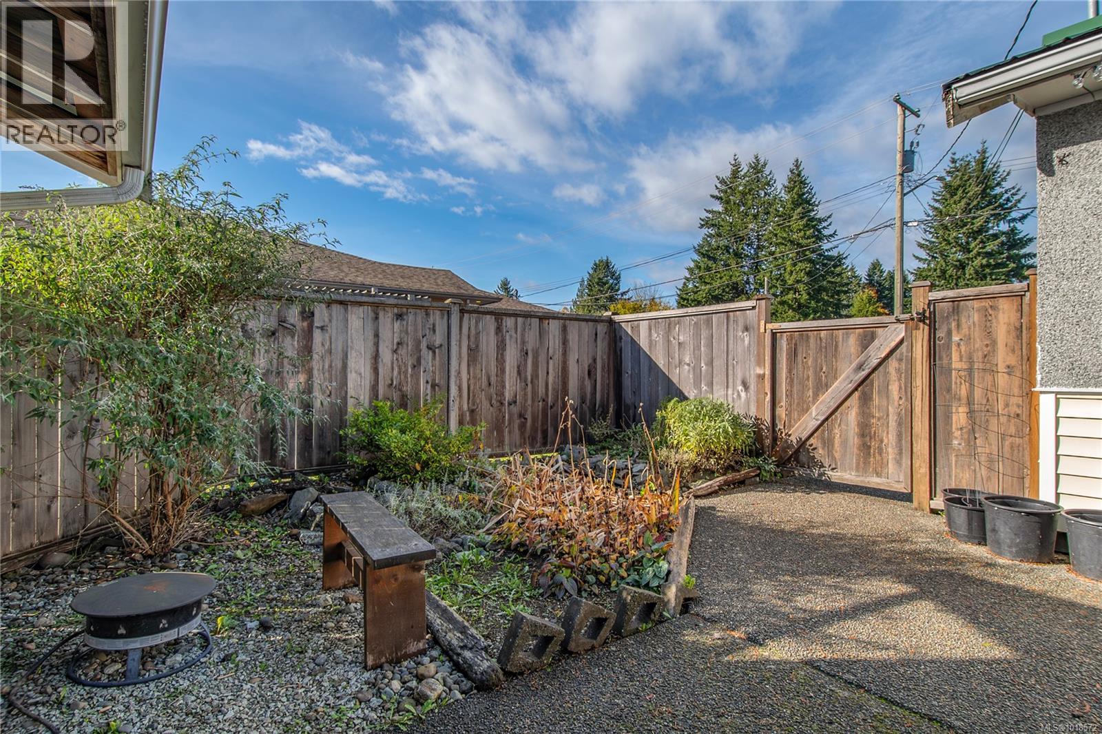 1040 17th St, Courtenay