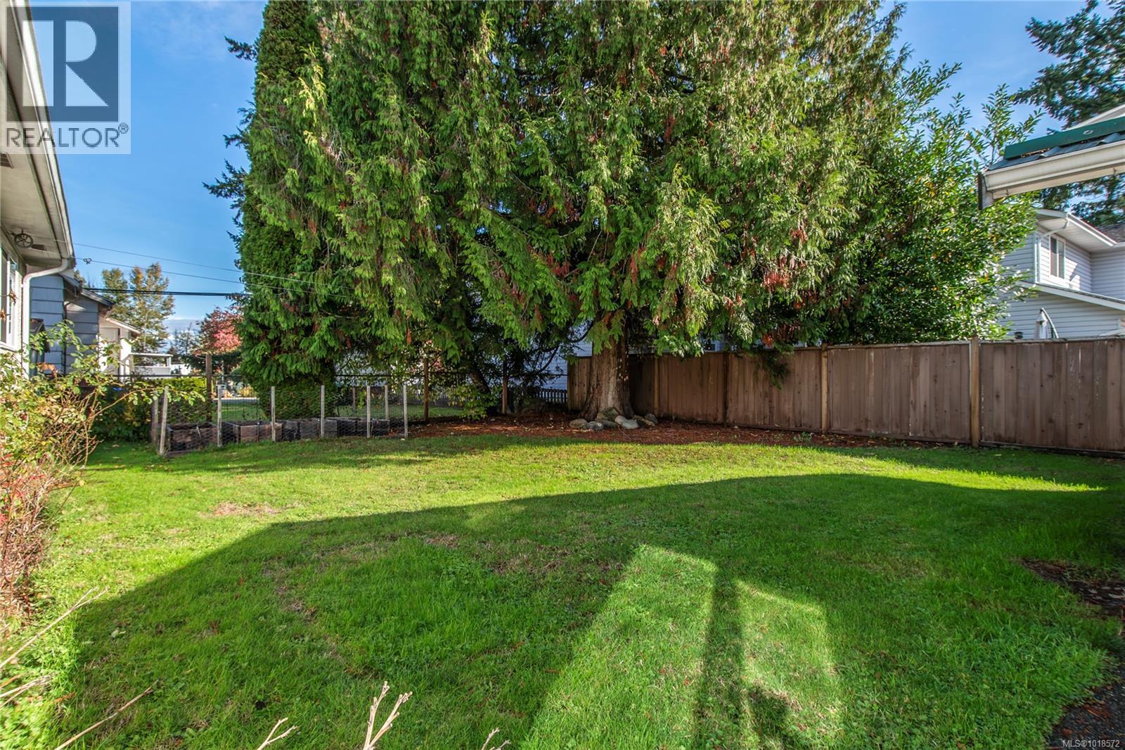 1040 17th St, Courtenay