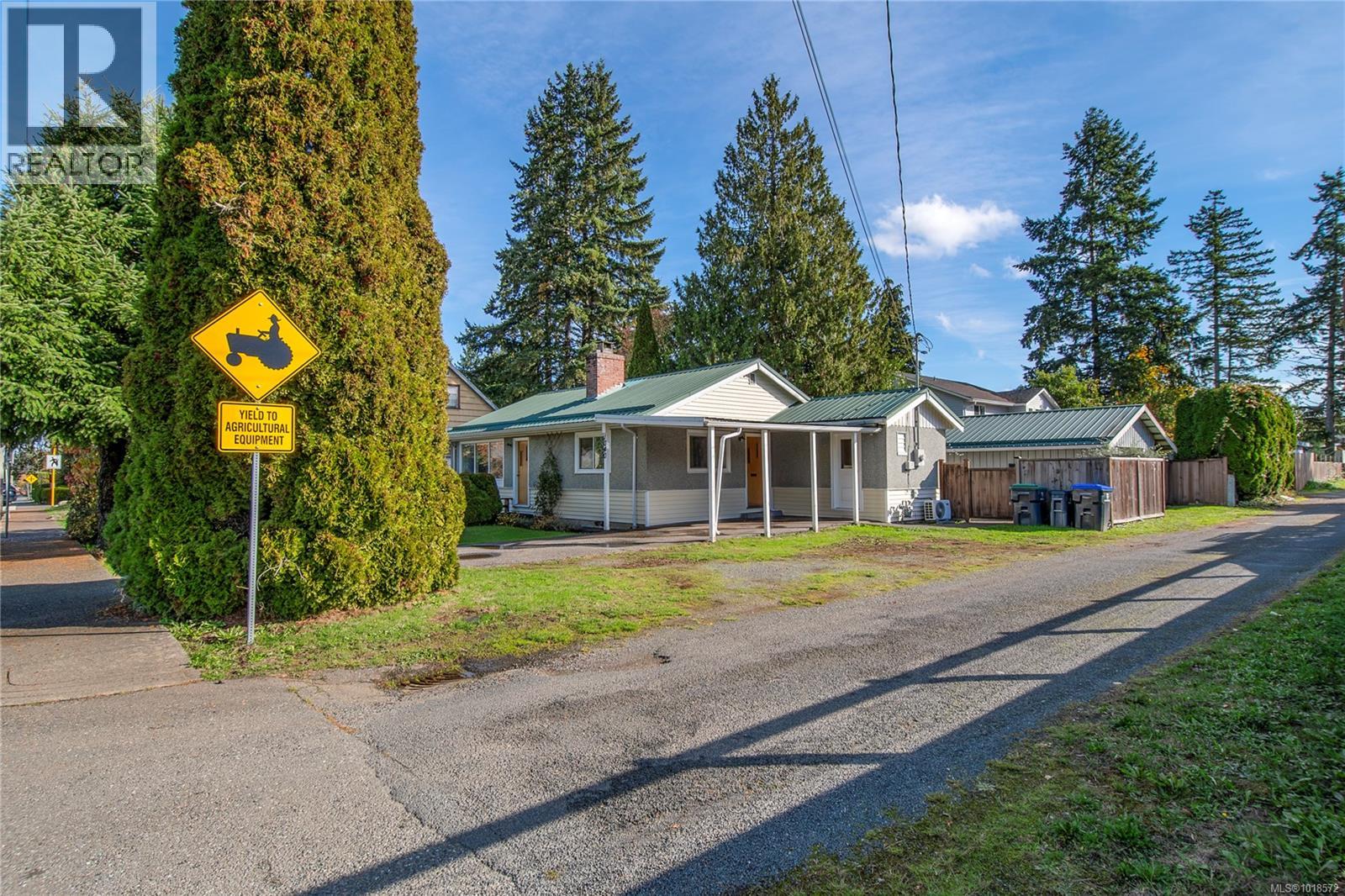 1040 17th St, Courtenay