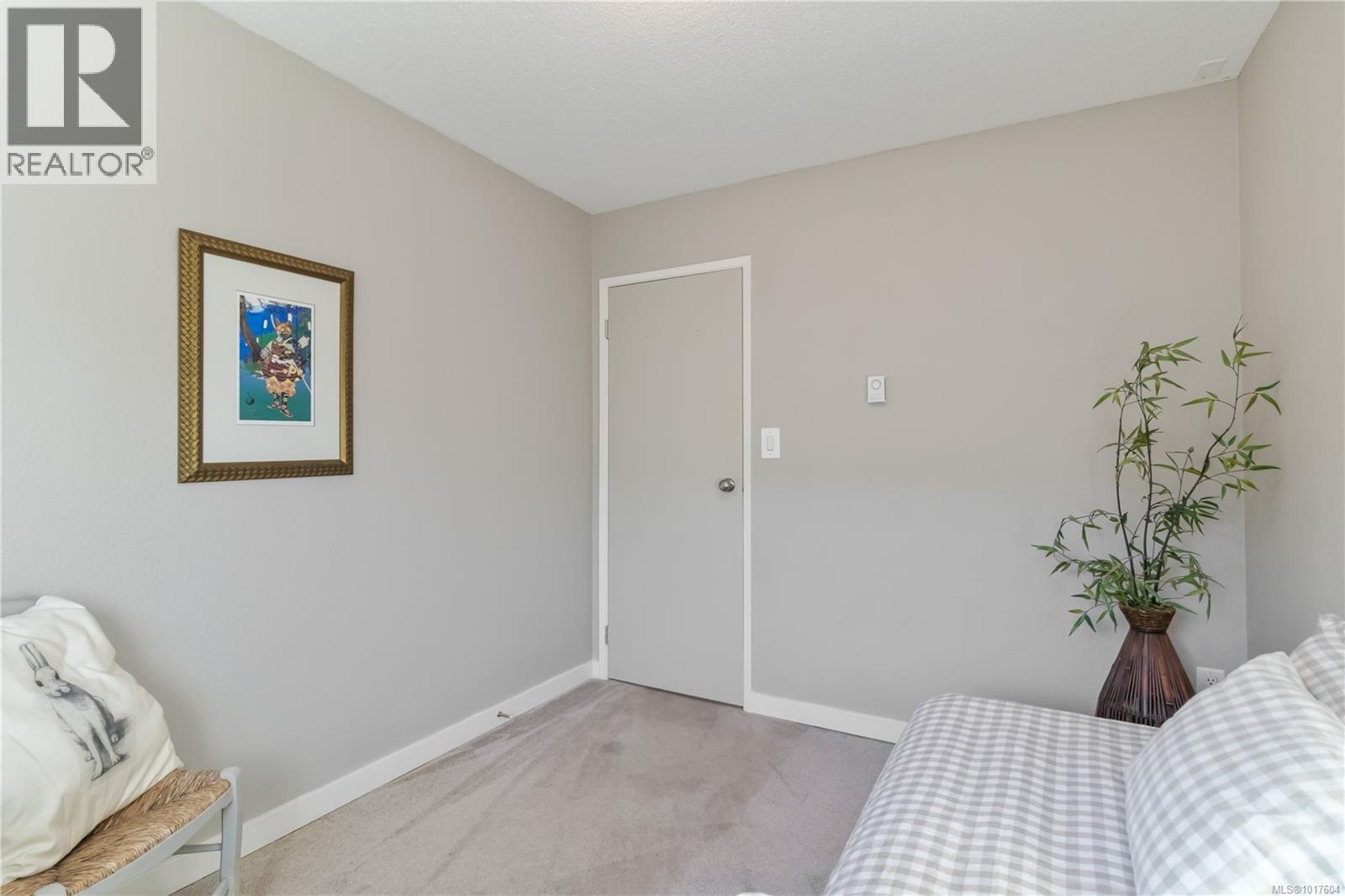 #2 2034 WEILER AVE - 17