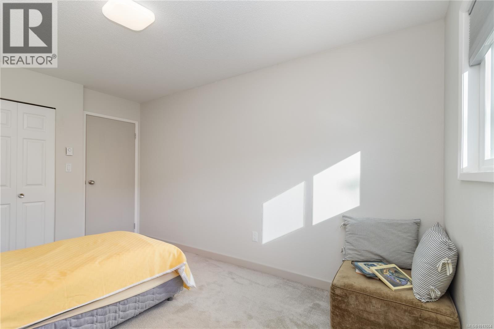 #2 2034 WEILER AVE - 21