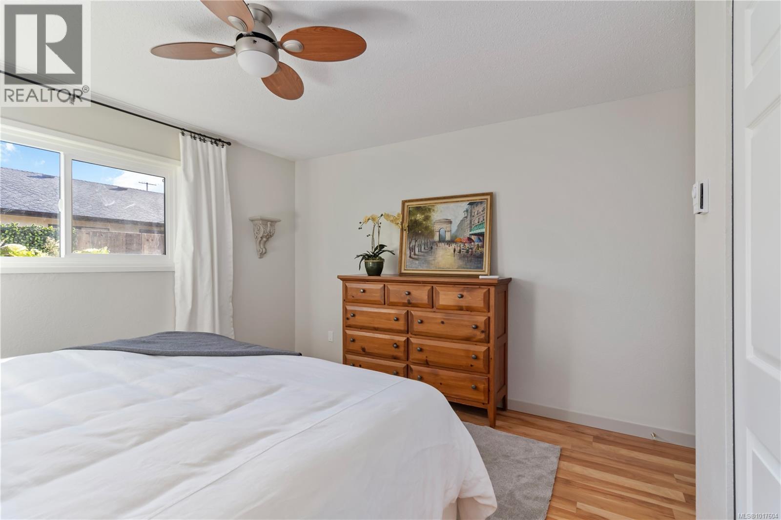 #2 2034 WEILER AVE - 25