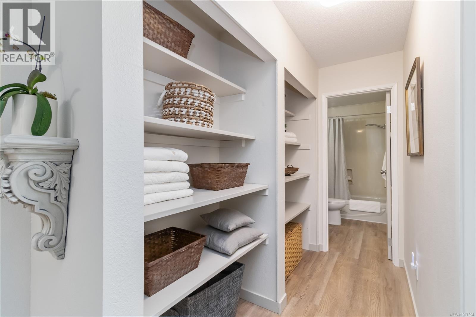 #2 2034 WEILER AVE - 26