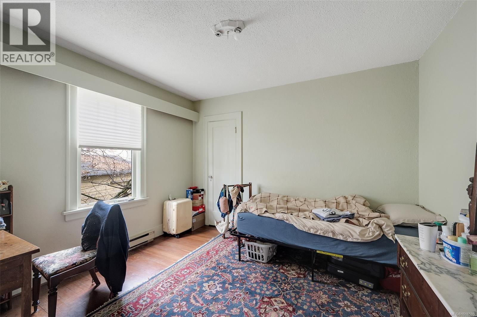 516 SIMCOE ST - 12