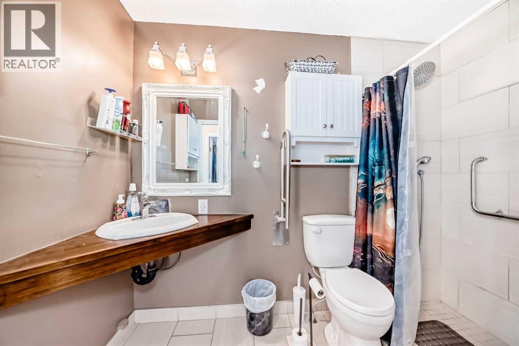 Single Family House Bungalow for Sale in  Templehill Road NE Temple Calgary 