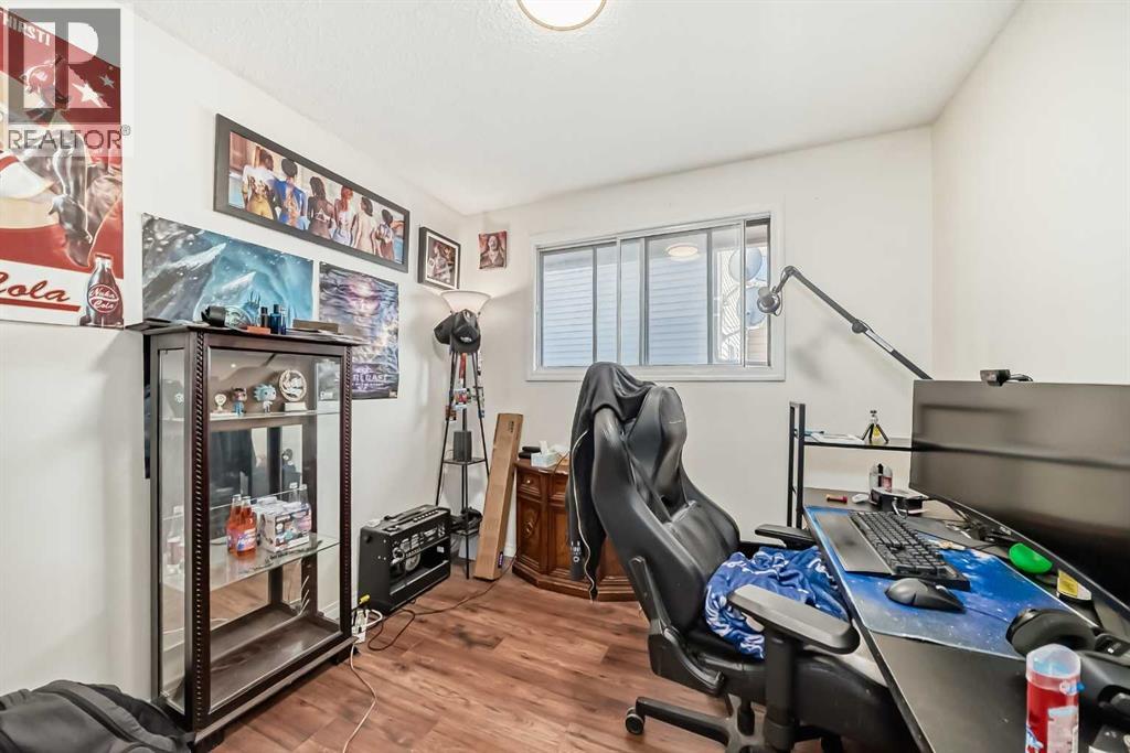 Single Family House Bungalow for Sale in  Templehill Road NE Temple Calgary 