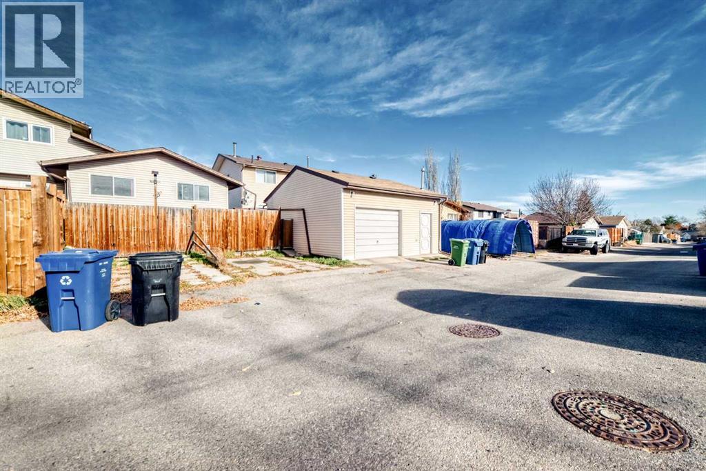 Single Family House Bungalow for Sale in  Templehill Road NE Temple Calgary 