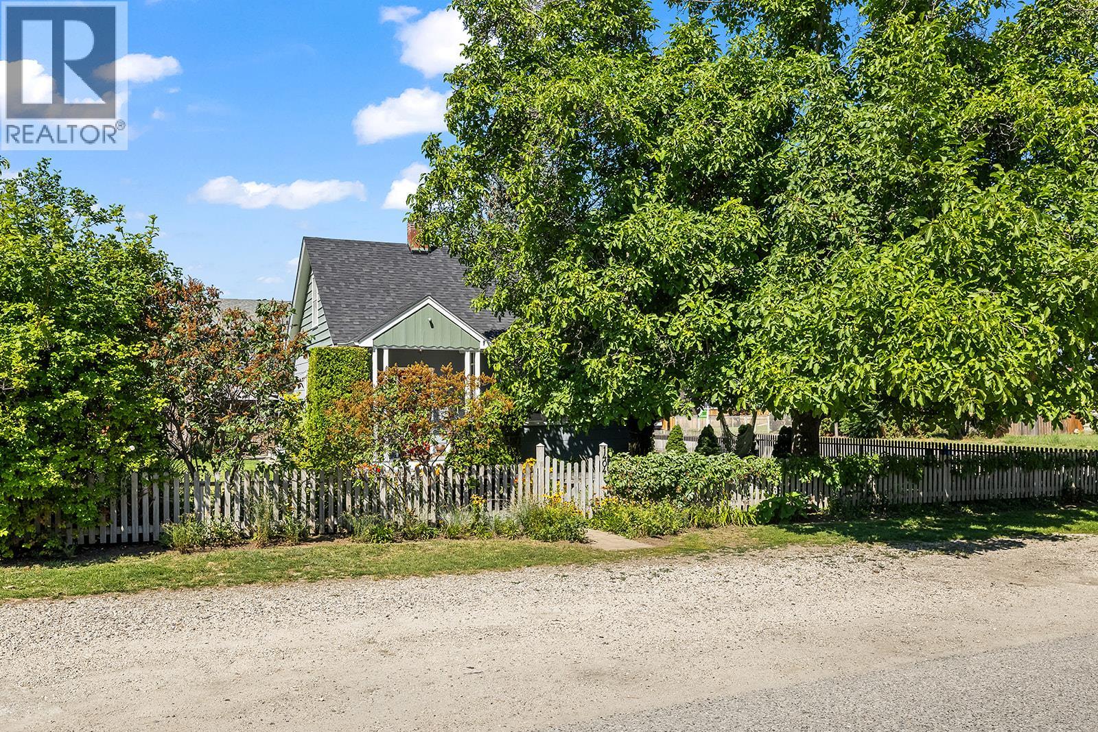  1404 Graham Street, Kelowna