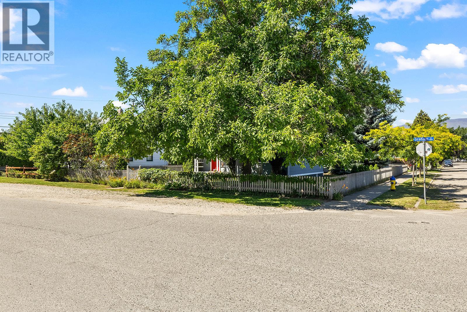  1404 Graham Street, Kelowna