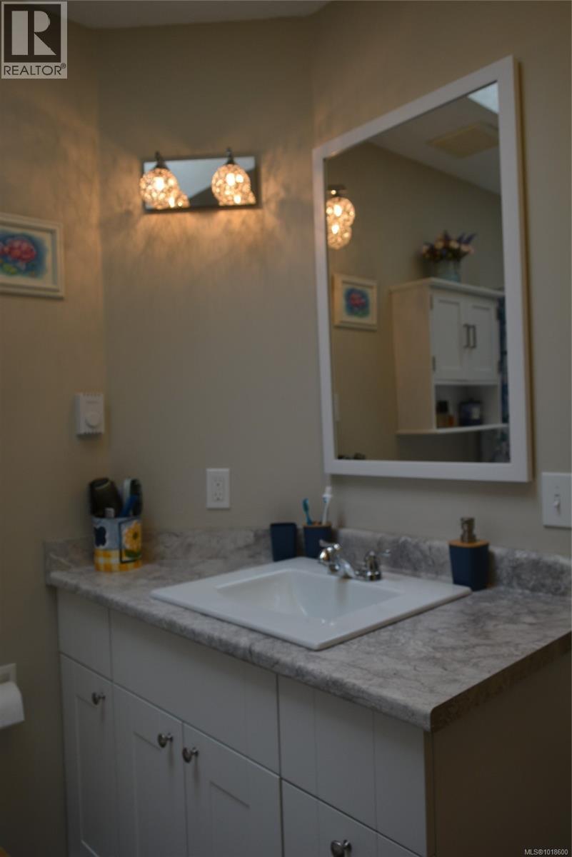 4759 Yellow Point Rd, Ladysmith