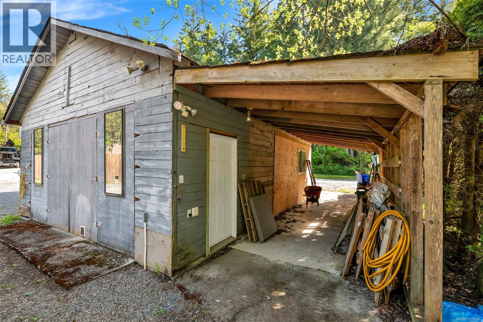 4759 Yellow Point Rd, Ladysmith