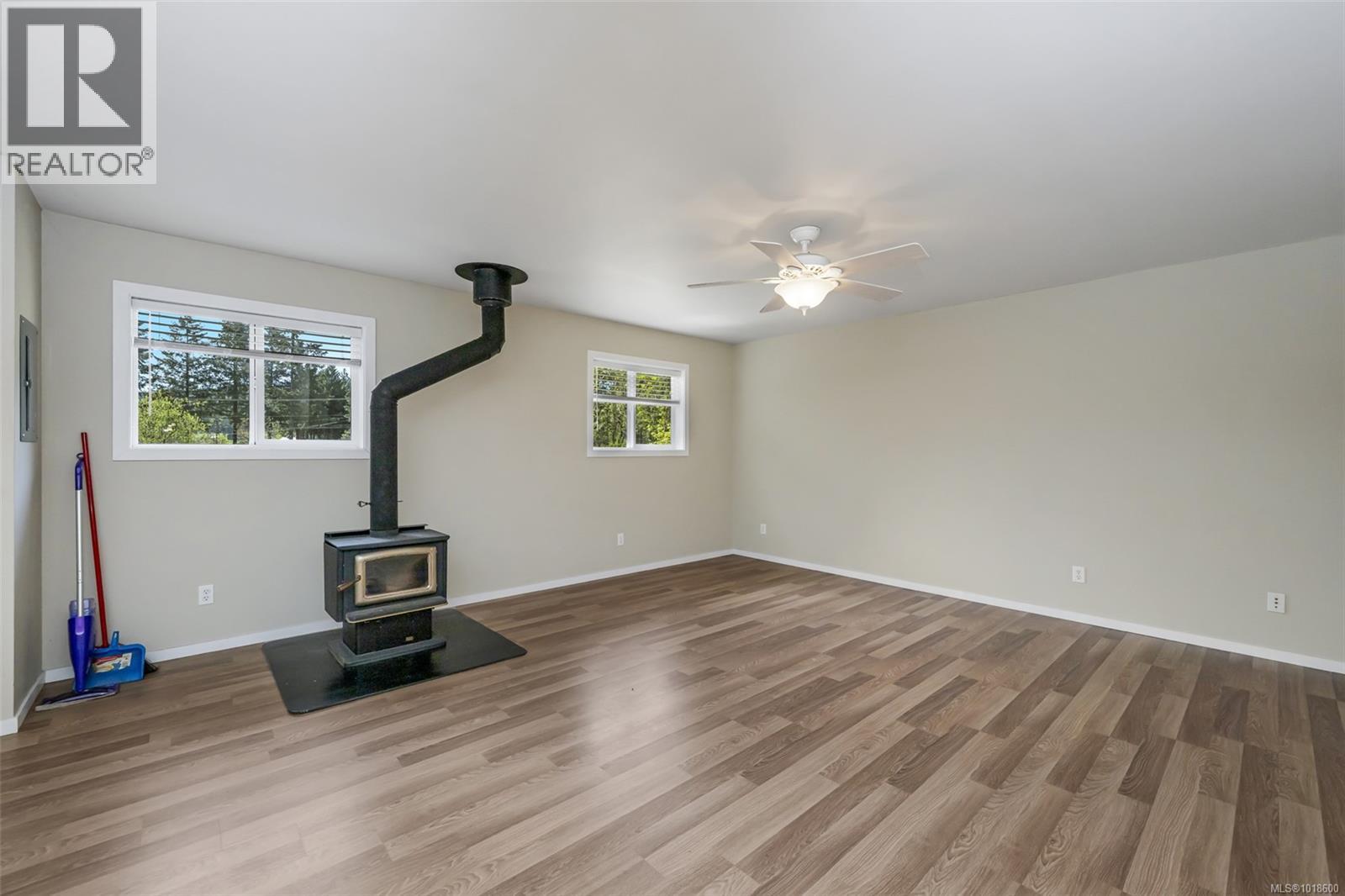 4759 Yellow Point Rd, Ladysmith