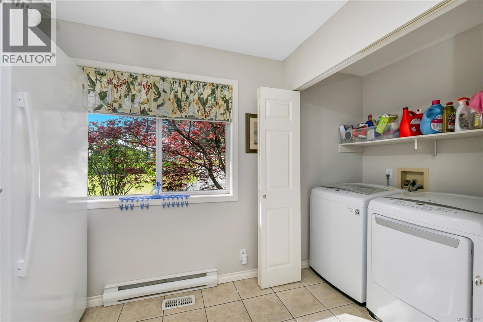 4759 Yellow Point Rd, Ladysmith