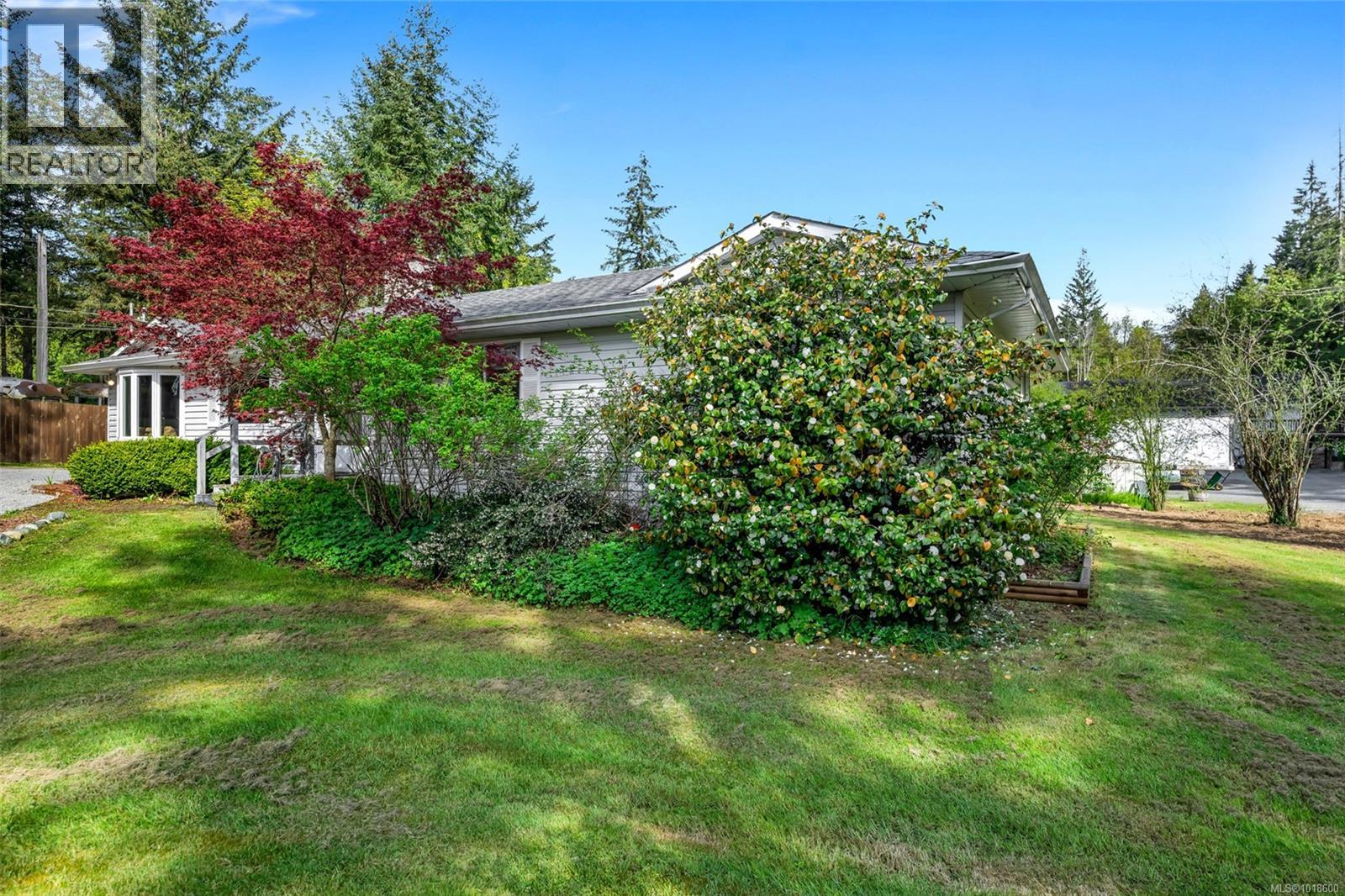 4759 Yellow Point Rd, Ladysmith