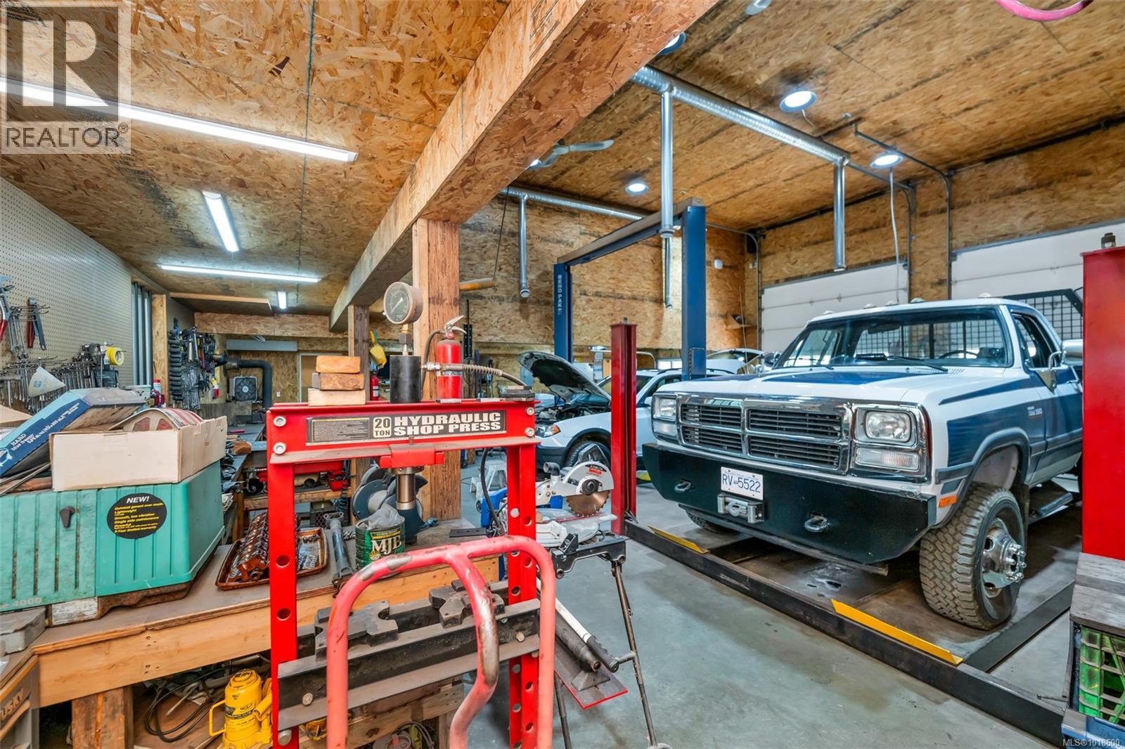 4759 Yellow Point Rd, Ladysmith