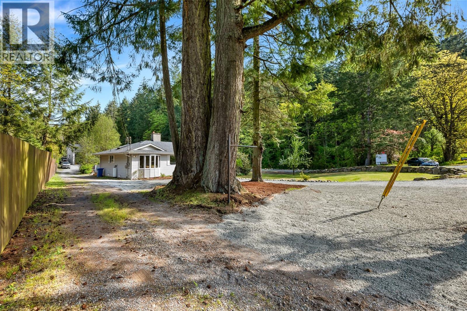 4759 Yellow Point Rd, Ladysmith