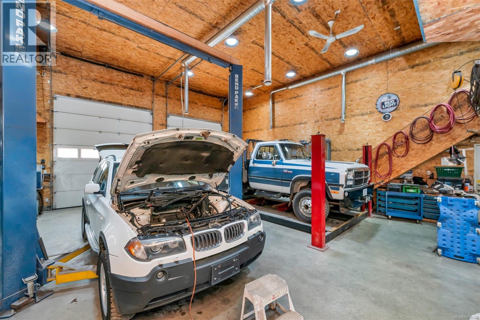 4759 Yellow Point Rd, Ladysmith