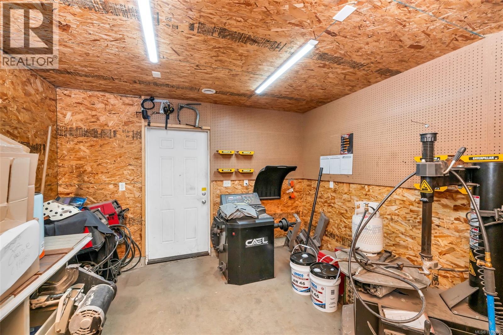 4759 Yellow Point Rd, Ladysmith