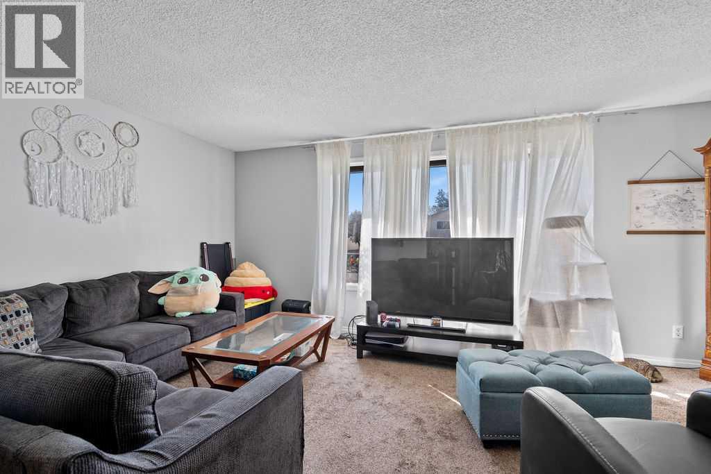 Single Family House Bungalow for Sale in   Avenue NE Pineridge Calgary 