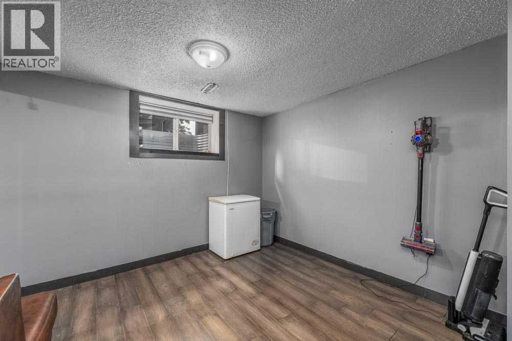 Single Family House Bungalow for Sale in   Avenue NE Pineridge Calgary 