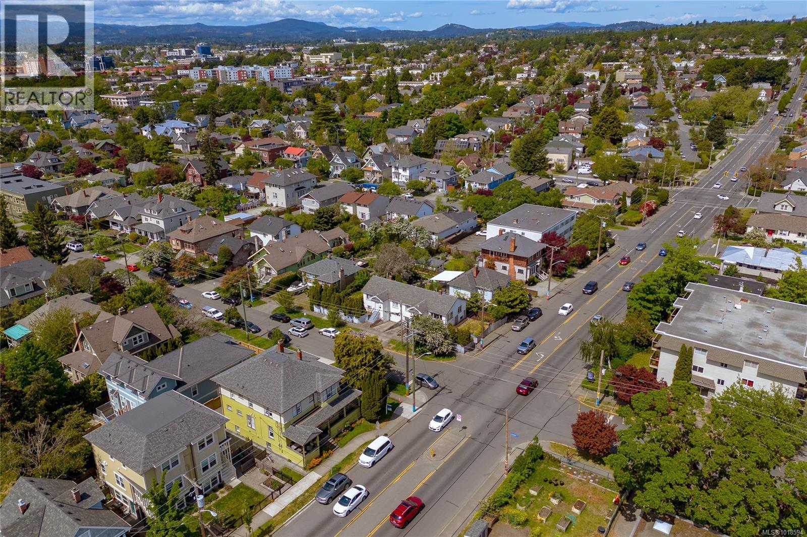 1060+1062 QUEENS AVE - 3