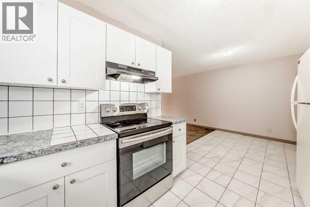 Single Family House Bi-level for Sale in  Berwick Drive NW Beddington Heights Calgary 