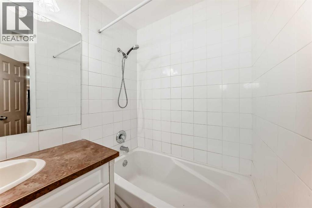 Single Family House Bi-level for Sale in  Berwick Drive NW Beddington Heights Calgary 