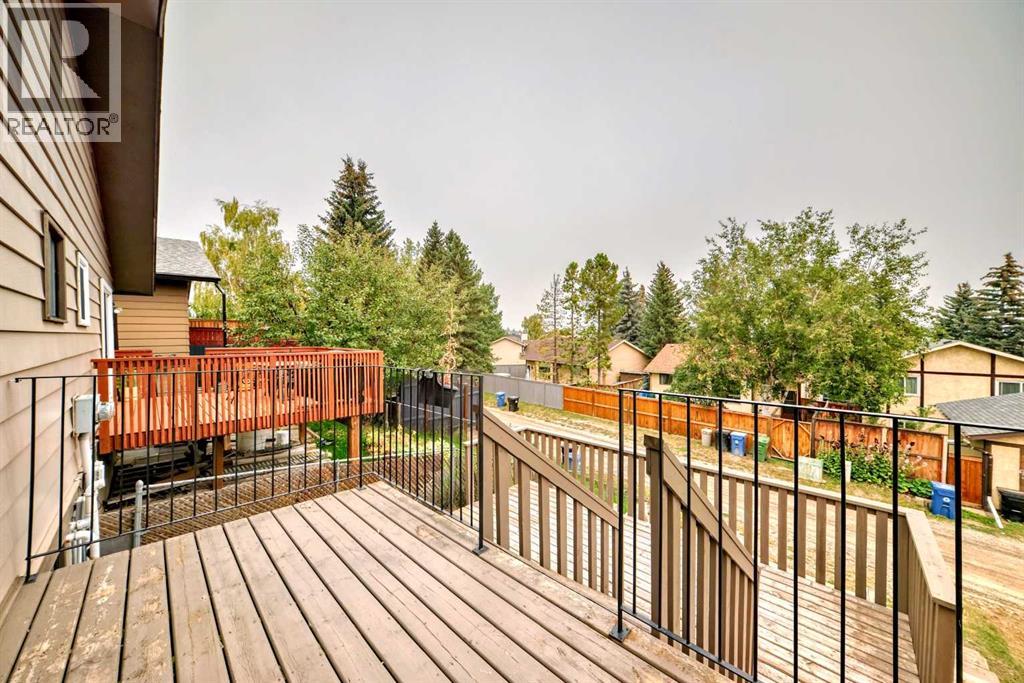 Single Family House Bi-level for Sale in  Berwick Drive NW Beddington Heights Calgary 