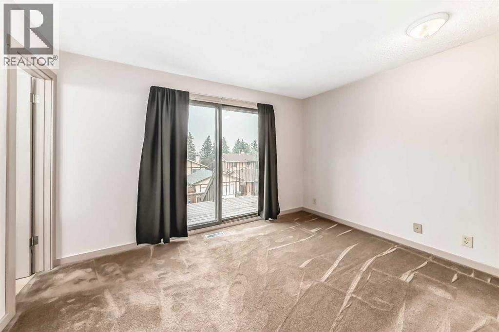 Single Family House Bi-level for Sale in  Berwick Drive NW Beddington Heights Calgary 