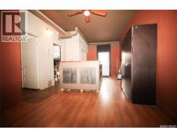 104 Maple Avenue S, Eastend, SK S0N0T0 Photo 7