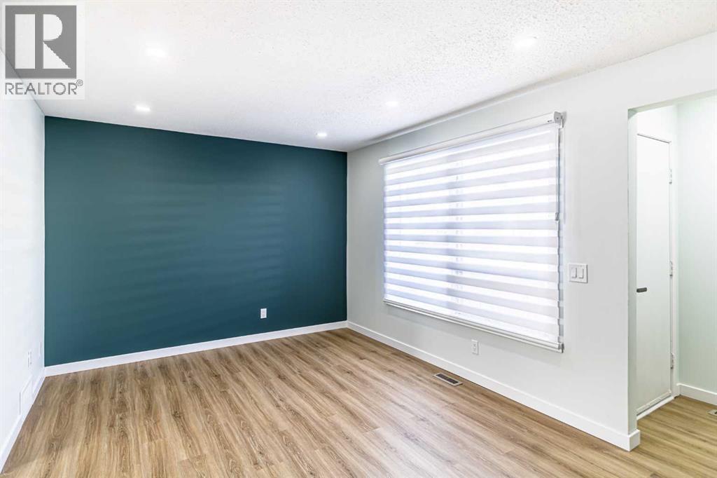 Single Family House for Sale in   Pennsylvania Road SE Penbrooke Meadows Calgary 