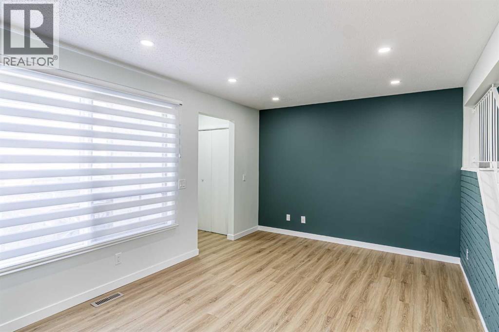 Single Family House for Sale in   Pennsylvania Road SE Penbrooke Meadows Calgary 