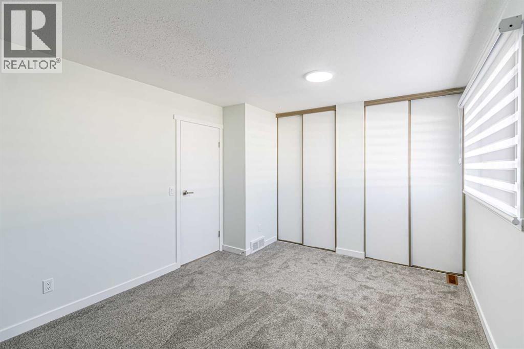 Single Family House for Sale in   Pennsylvania Road SE Penbrooke Meadows Calgary 