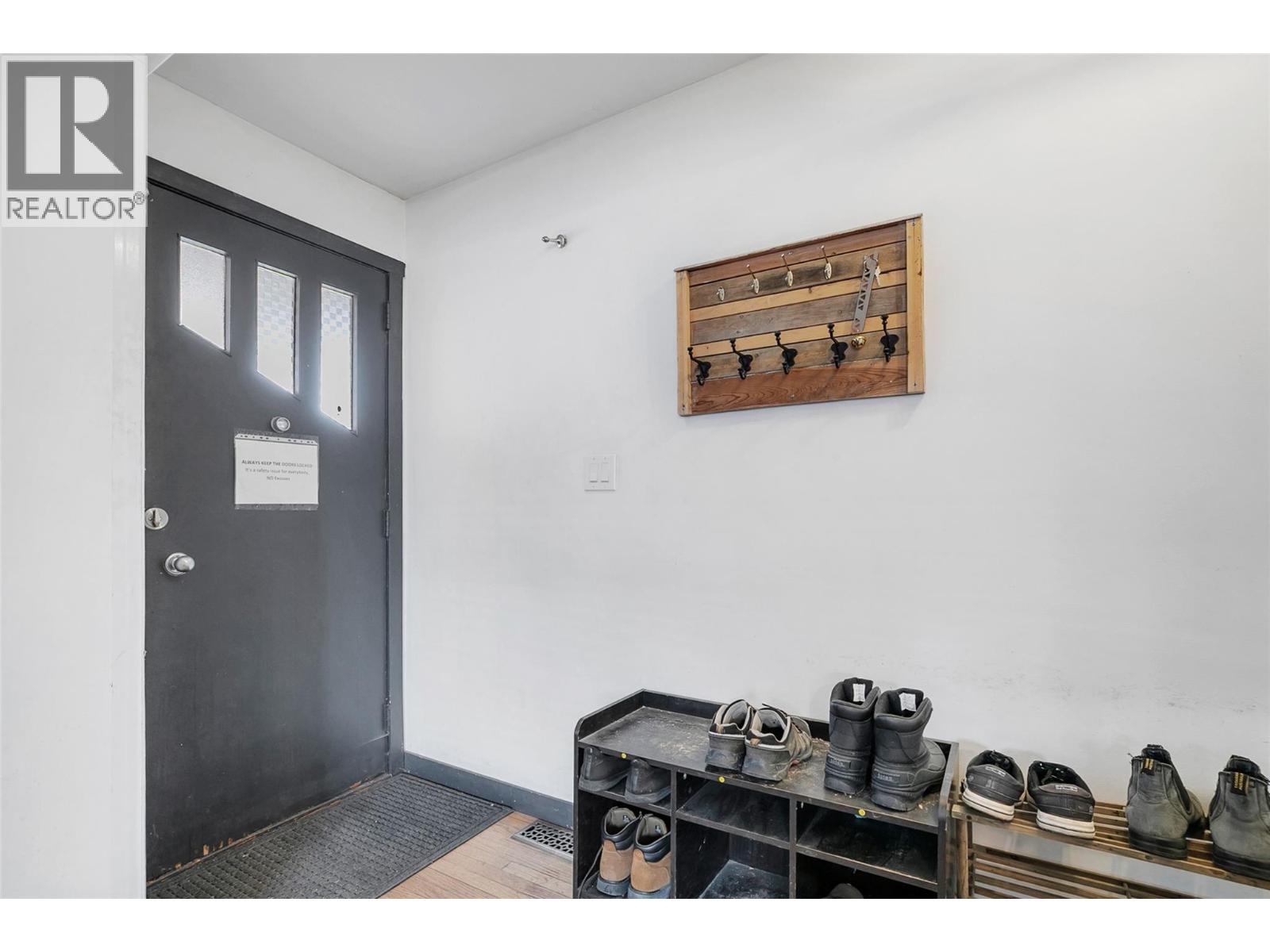  1331 Belaire Avenue, Kelowna