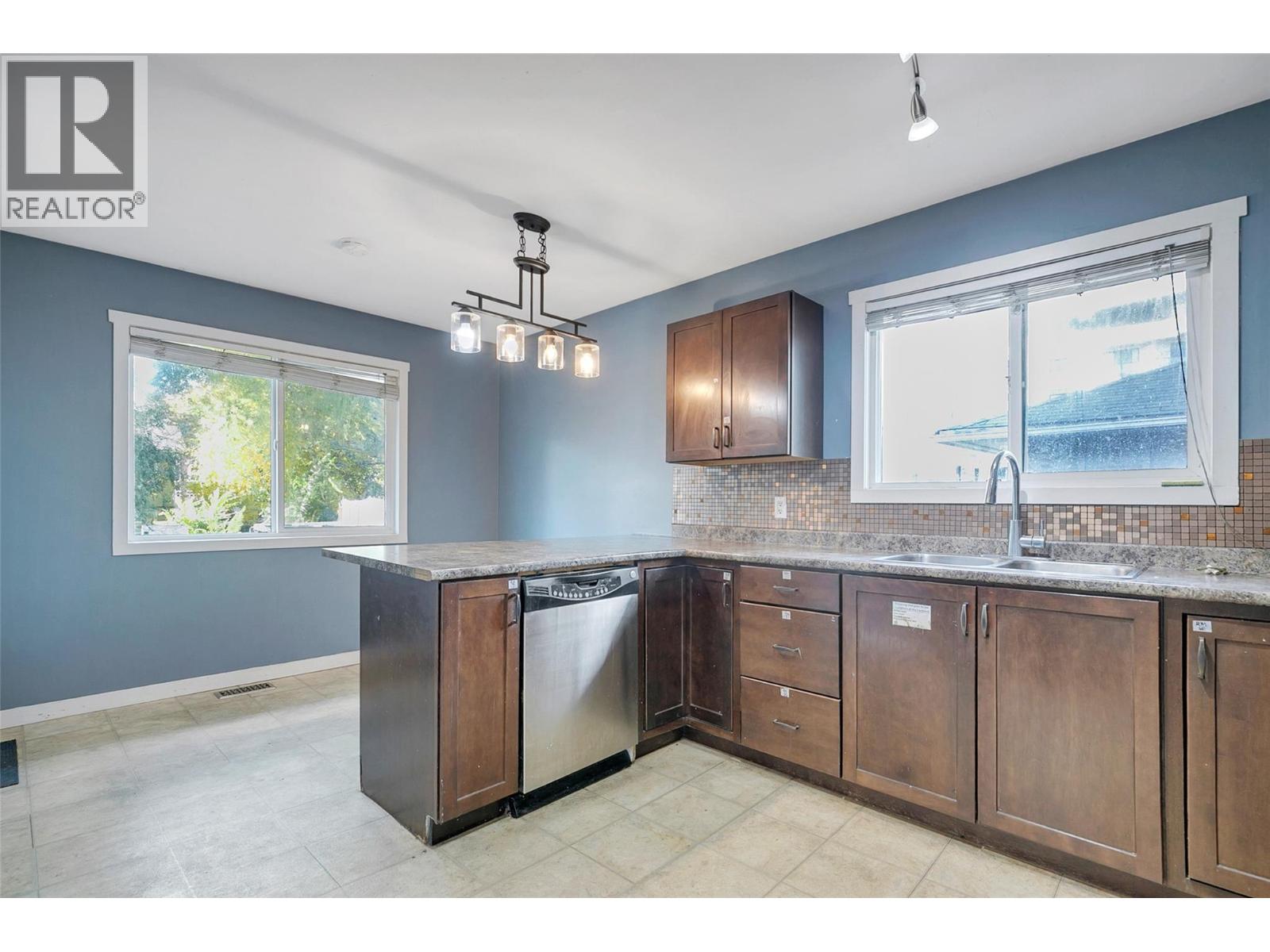  1331 Belaire Avenue, Kelowna