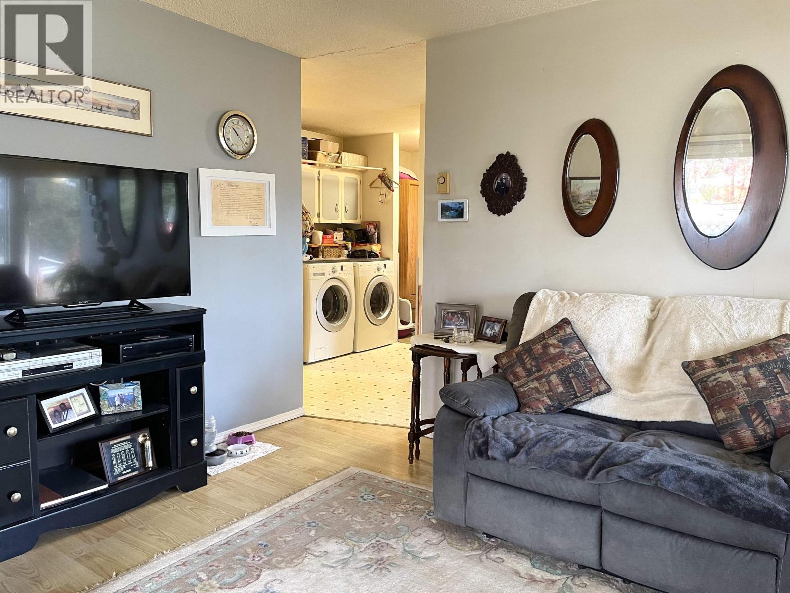 1514 QUEEN STREET, Smithers