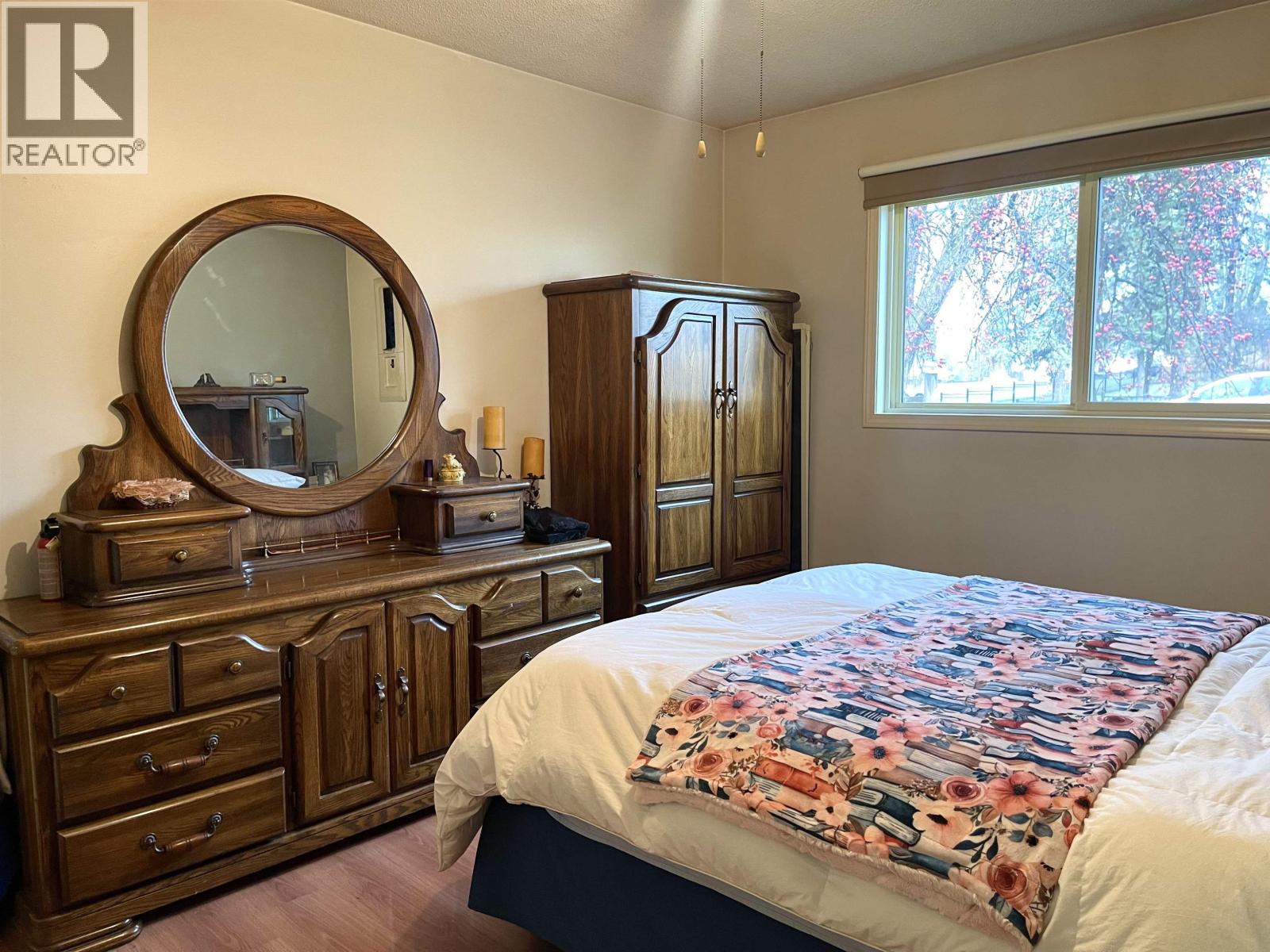 1514 QUEEN STREET, Smithers