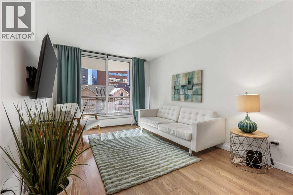 Single Family House for Sale in    Avenue SW Eau Claire Calgary 