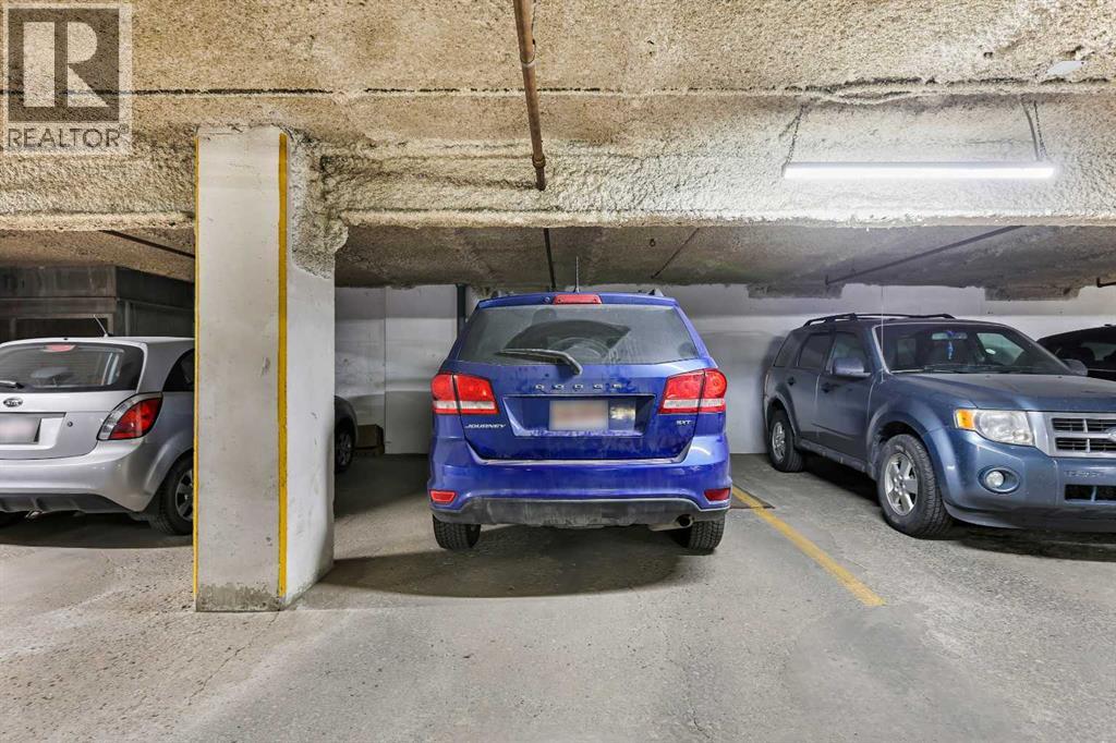 Single Family House for Sale in    Avenue SW Eau Claire Calgary 