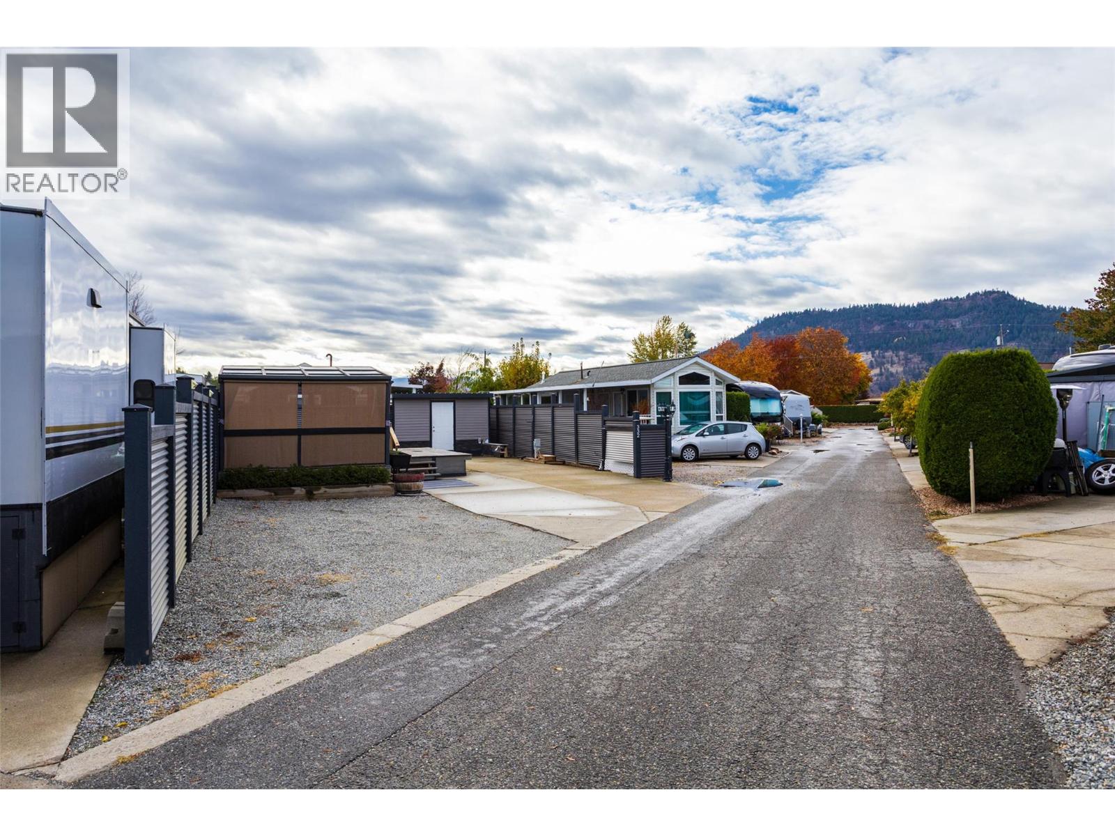 332 415 Commonwealth Road, Kelowna