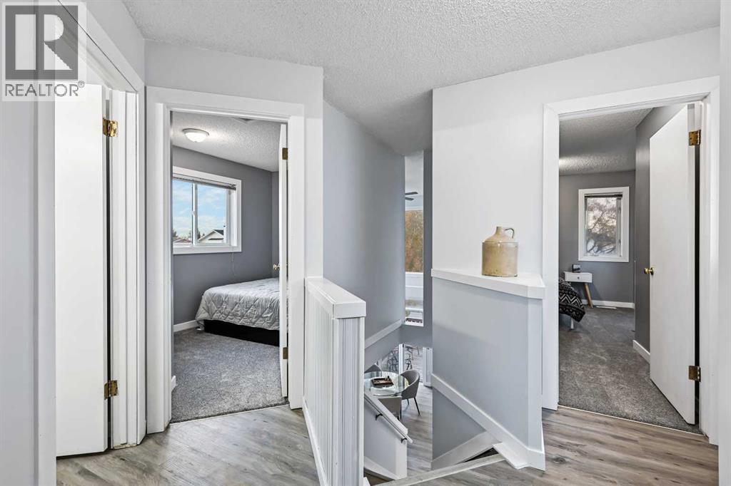 Single Family House for Sale in  River Rock Way SE Riverbend Calgary 