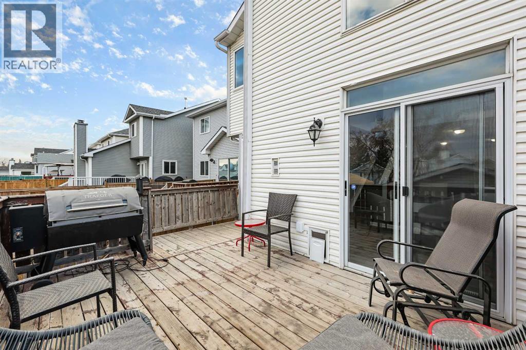 Single Family House for Sale in  River Rock Way SE Riverbend Calgary 