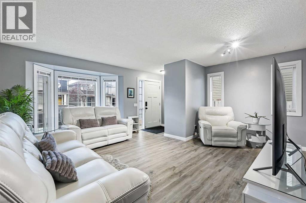 Single Family House for Sale in  River Rock Way SE Riverbend Calgary 