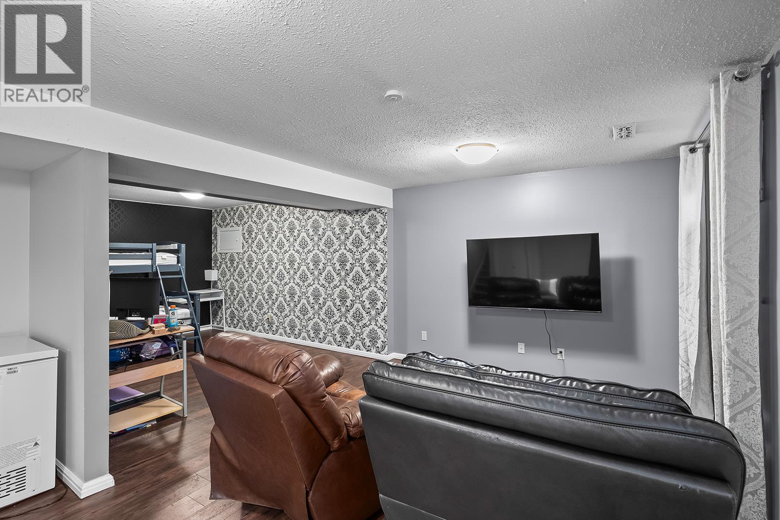  875 Coronado Crescent, Kelowna