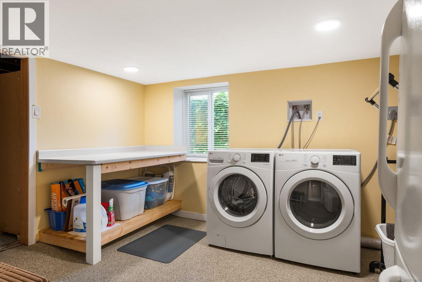 1959 Hampshire Road, Oak Bay