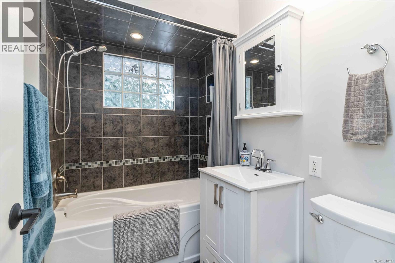  971 Marigold Road, Saanich