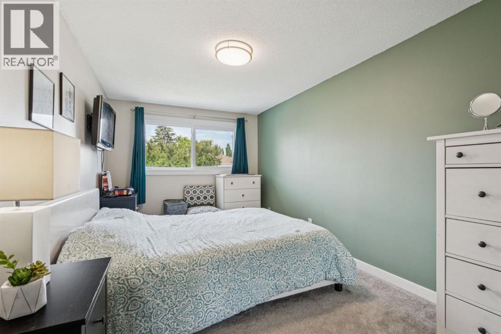 Single Family House for Sale in N  Lynnview Road SE Ogden Calgary 