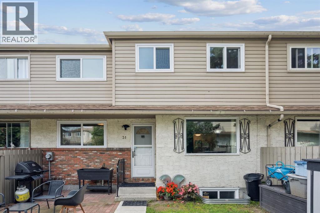 Single Family House for Sale in N  Lynnview Road SE Ogden Calgary 